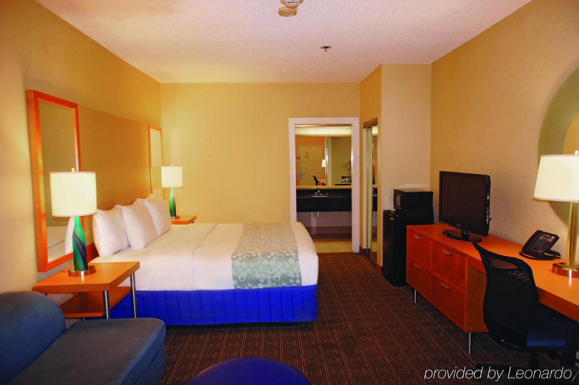 Hotel La Quinta By Wyndham Ft. Myers - Sanibel Gateway 3*